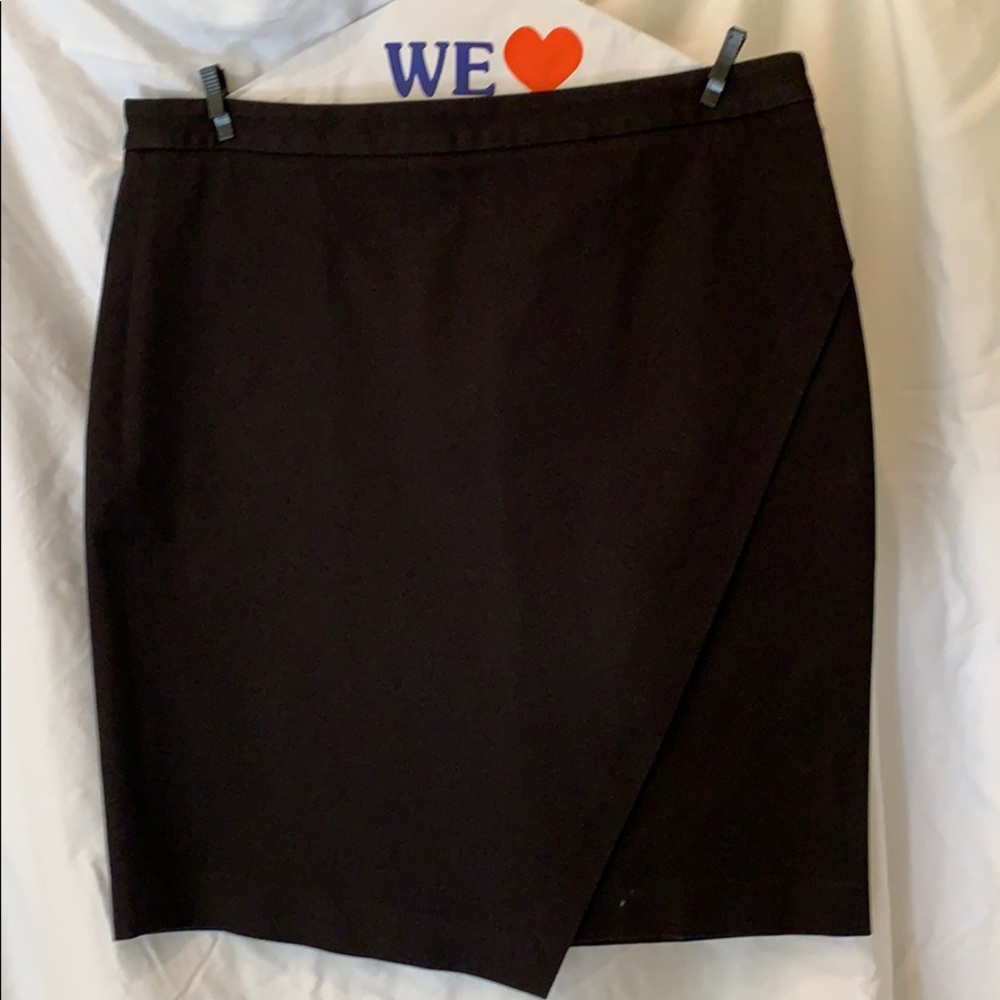 Banana Republic Size 10 “tulip style” mini skirt